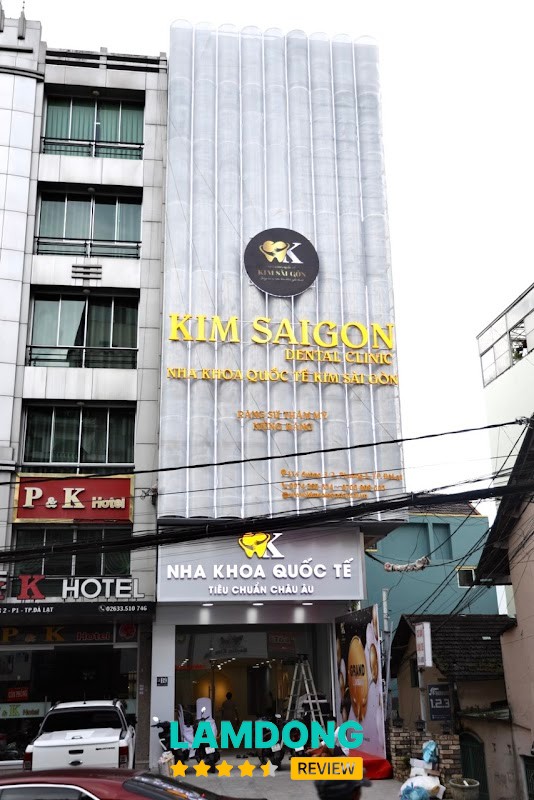 Nha Khoa KimLux Sài Gòn – máy móc hiện đại
