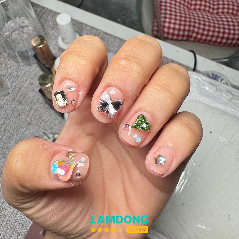 Doha Nail Care & Beauty Đà Lạt – design móng tỉ mỉ