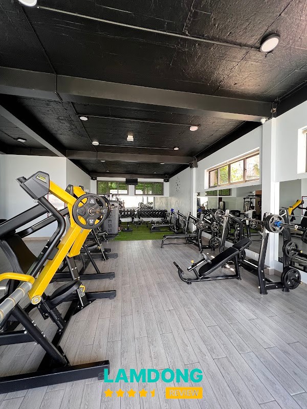 WONDERLAND GYM & COFFEE – khu máy tập