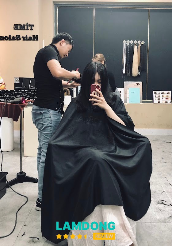 Time Hair Salon Đà Lạt – không gian rộng rãi
