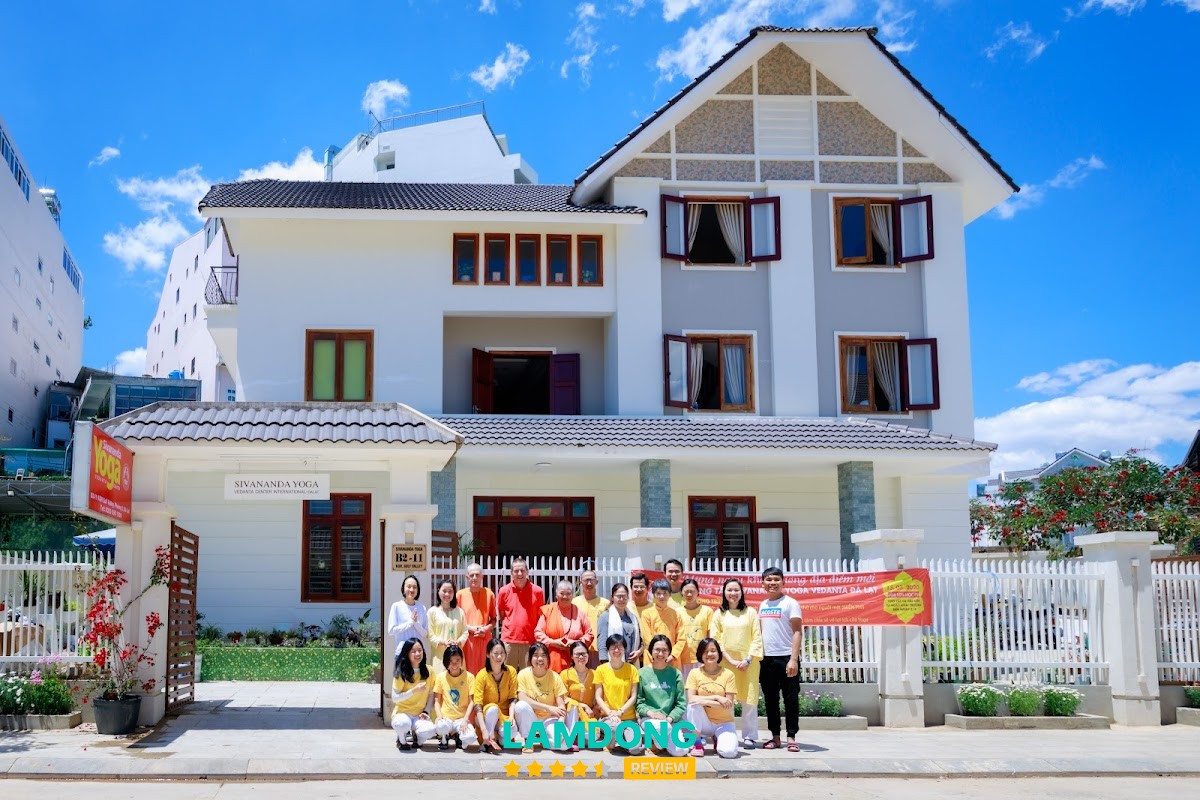 Sivananda Yoga Vedanta Center Dalat – Golf Valley