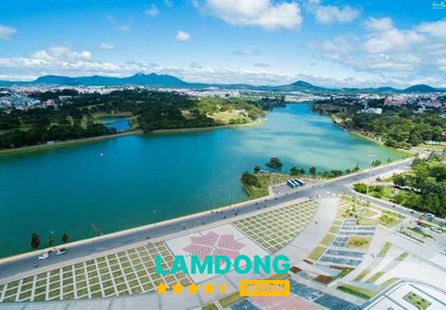 Quảng trường Lâm Viên – góc check-in biểu tượng