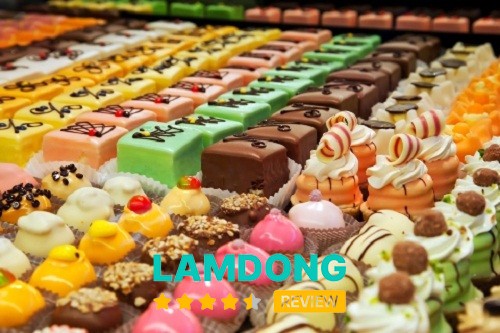 Tiệm Bánh 24H – bánh mì và bánh kem