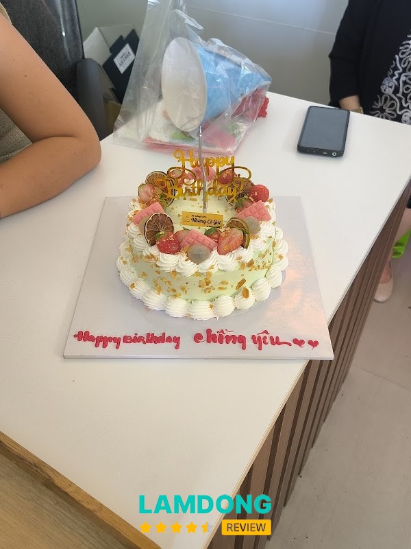 Tiệm bánh Những Cô Gái – bánh ngọt trưng bày