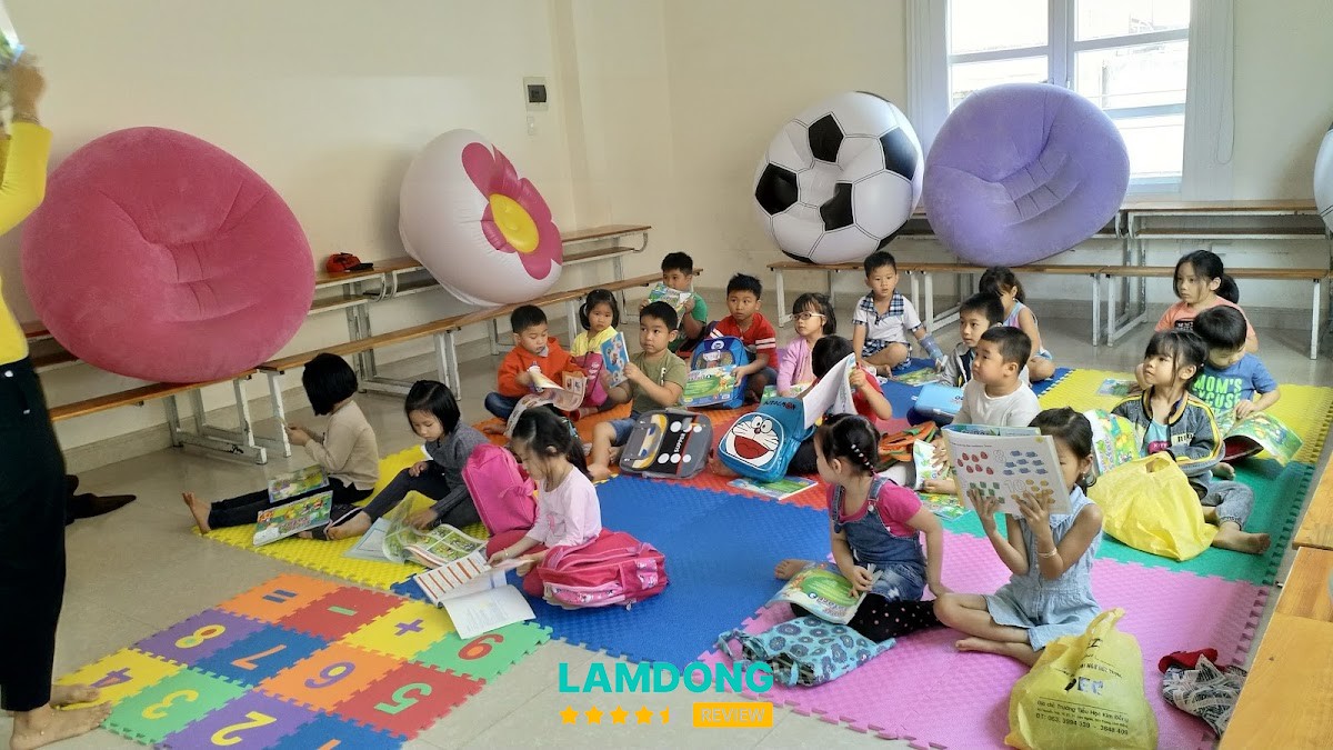 Trung Tâm Ngoại Ngữ DEC – lớp học ngoại ngữ