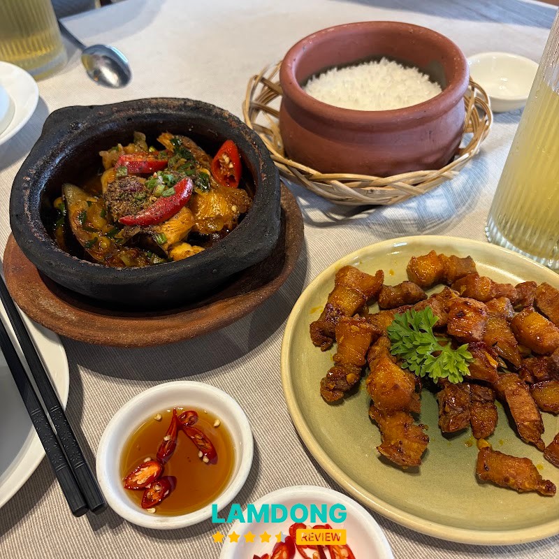 Cơm niêu Như Ngọc – không gian nhà hàng