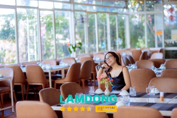 Nhà hàng Trên Đỉnh Đồi Trăng – Ngô Thì Sỹ, Đà Lạt